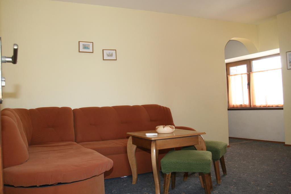 Regina'S Guesthouse Балчик Экстерьер фото