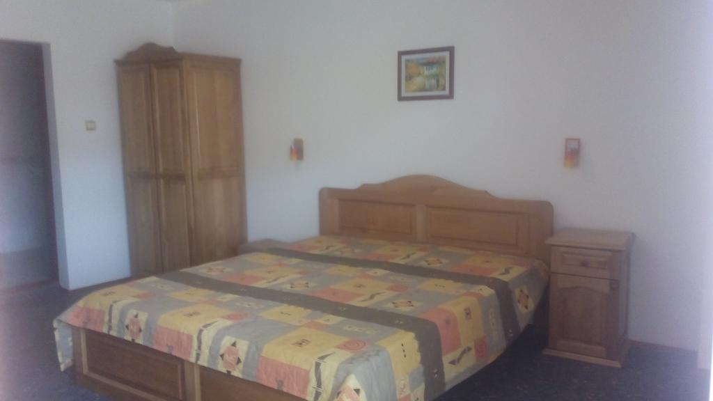 Regina'S Guesthouse Балчик Экстерьер фото
