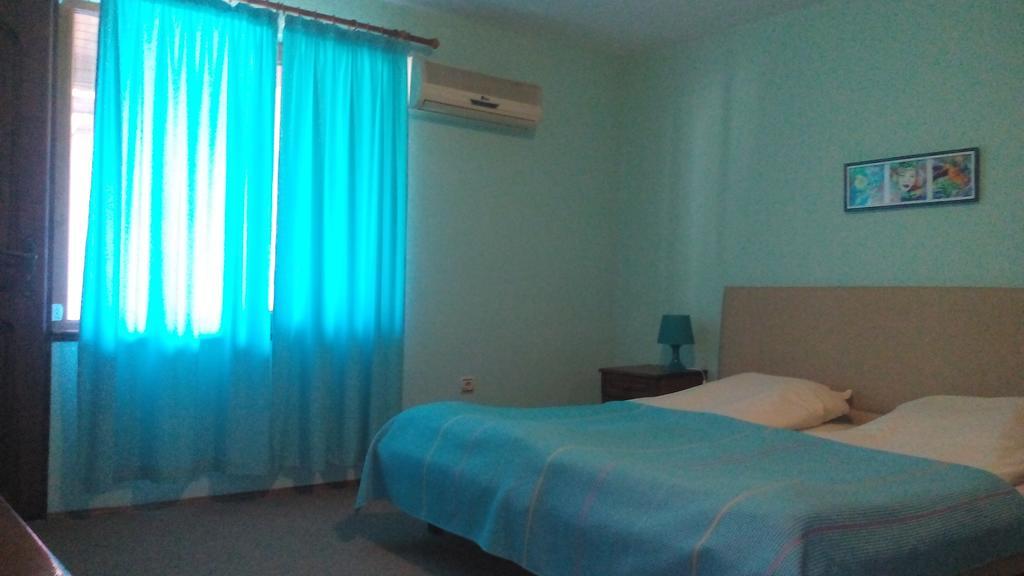 Regina'S Guesthouse Балчик Экстерьер фото