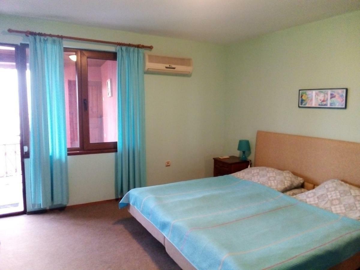 Regina'S Guesthouse Балчик Экстерьер фото